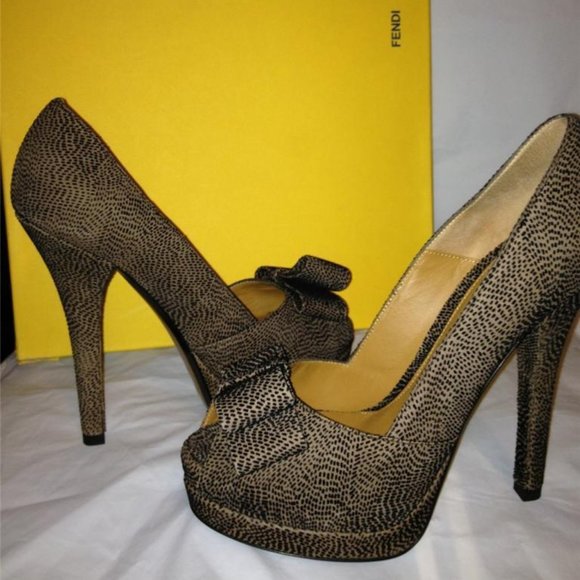 FENDI Deco Textured Suede Peep Toe Bow Platform Pumps Shoes Heels - Picture 9 of 10